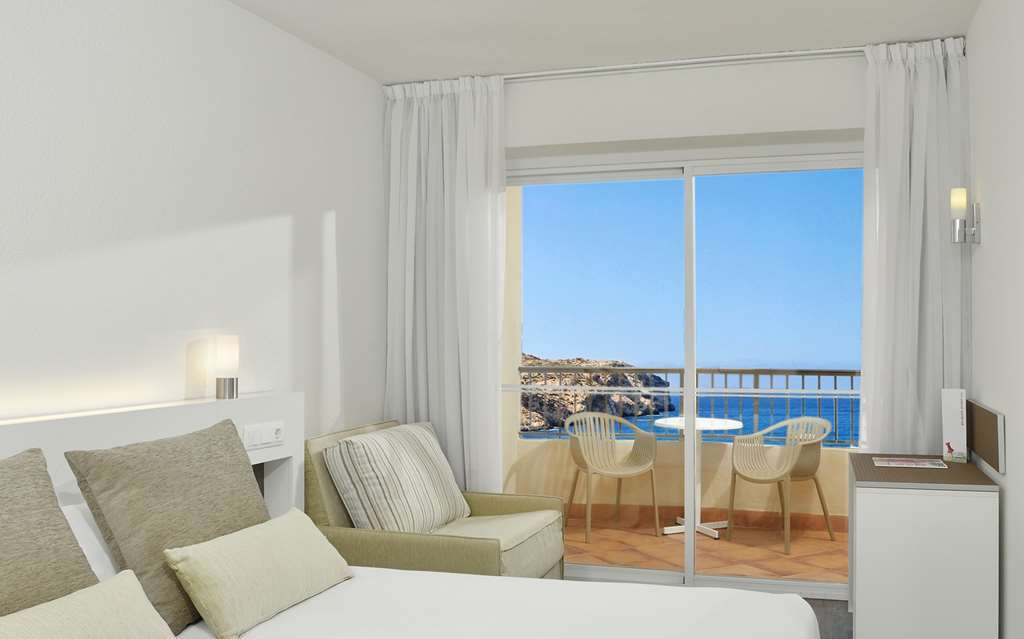 Sol Mirador De Calas Calas de Mallorca Oda fotoğraf